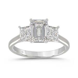14K WHITE GOLD 2 5/8CT EMERALD/PRINCESS DIAMOND LADIES RING (CENTER STONE EMERALD DIAMOND 1 1/2CT)