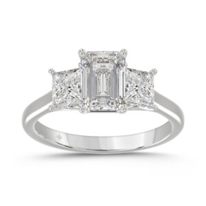 14K WHITE GOLD 2 5/8CT EMERALD/PRINCESS DIAMOND LADIES RING (CENTER STONE EMERALD DIAMOND 1 1/2CT)